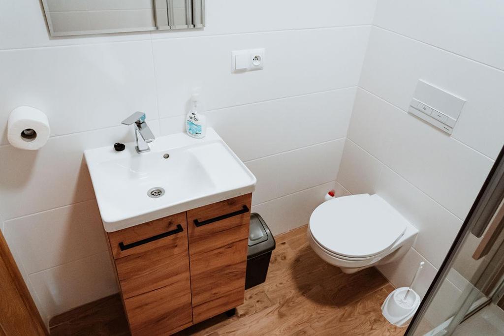 Noclegi Przy Stacji Nowy Dwór Mazowiecki Exteriér fotografie
