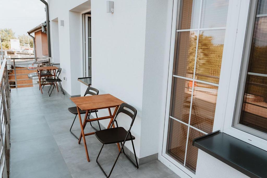 Noclegi Przy Stacji Nowy Dwór Mazowiecki Exteriér fotografie